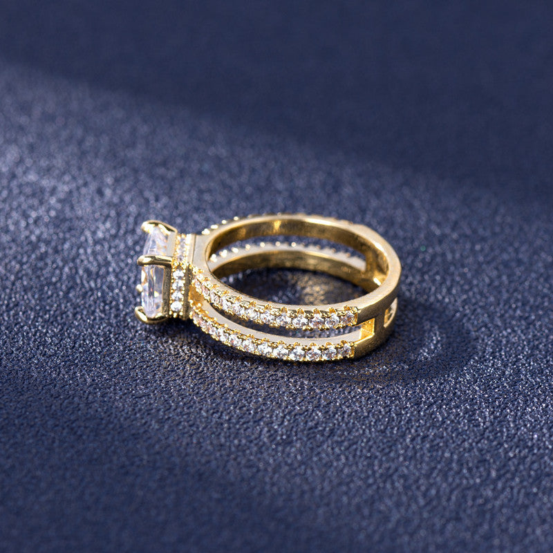 Anillos de cobre con tachuelas de diamantes chapados en oro al por mayor